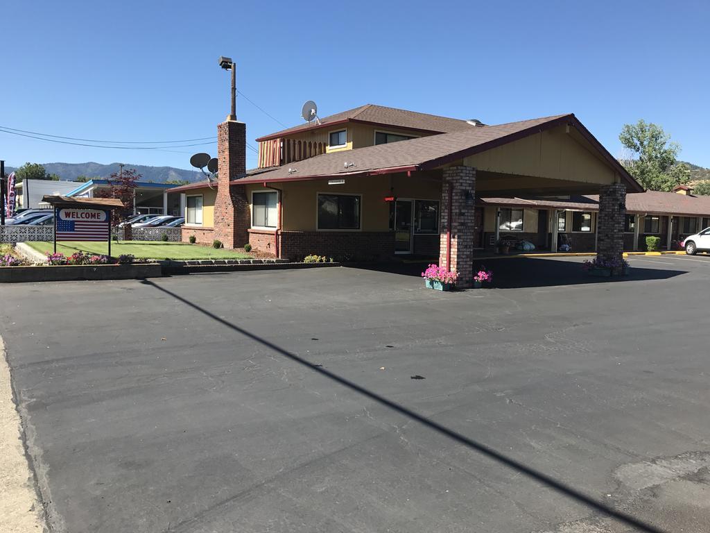 Klamath Motor Lodge Yreka Zewnętrze zdjęcie