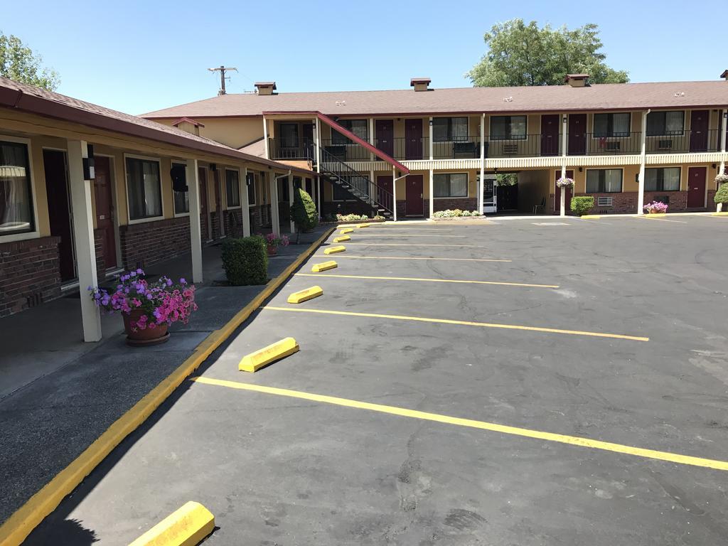 Klamath Motor Lodge Yreka Zewnętrze zdjęcie