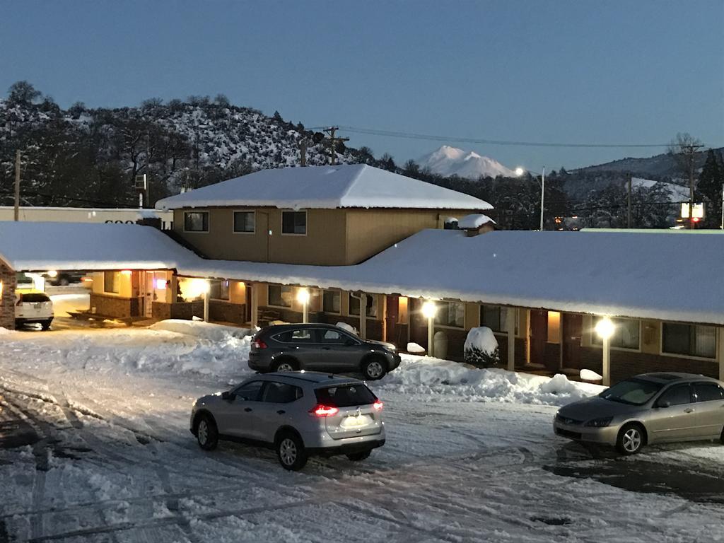 Klamath Motor Lodge Yreka Zewnętrze zdjęcie